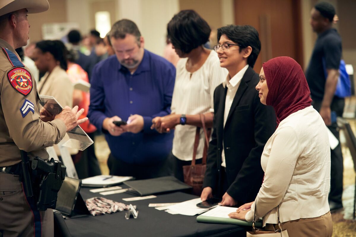 US Consumers More Optimistic on Jobs, Inflation in NY Fed Survey