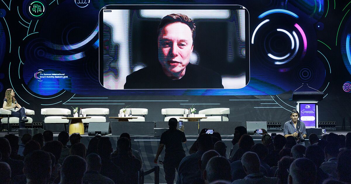 bloomberg.com - Dana Hull - SpaceX IPO Forces Investors to Bet on Musk's Entangled AI Empire
