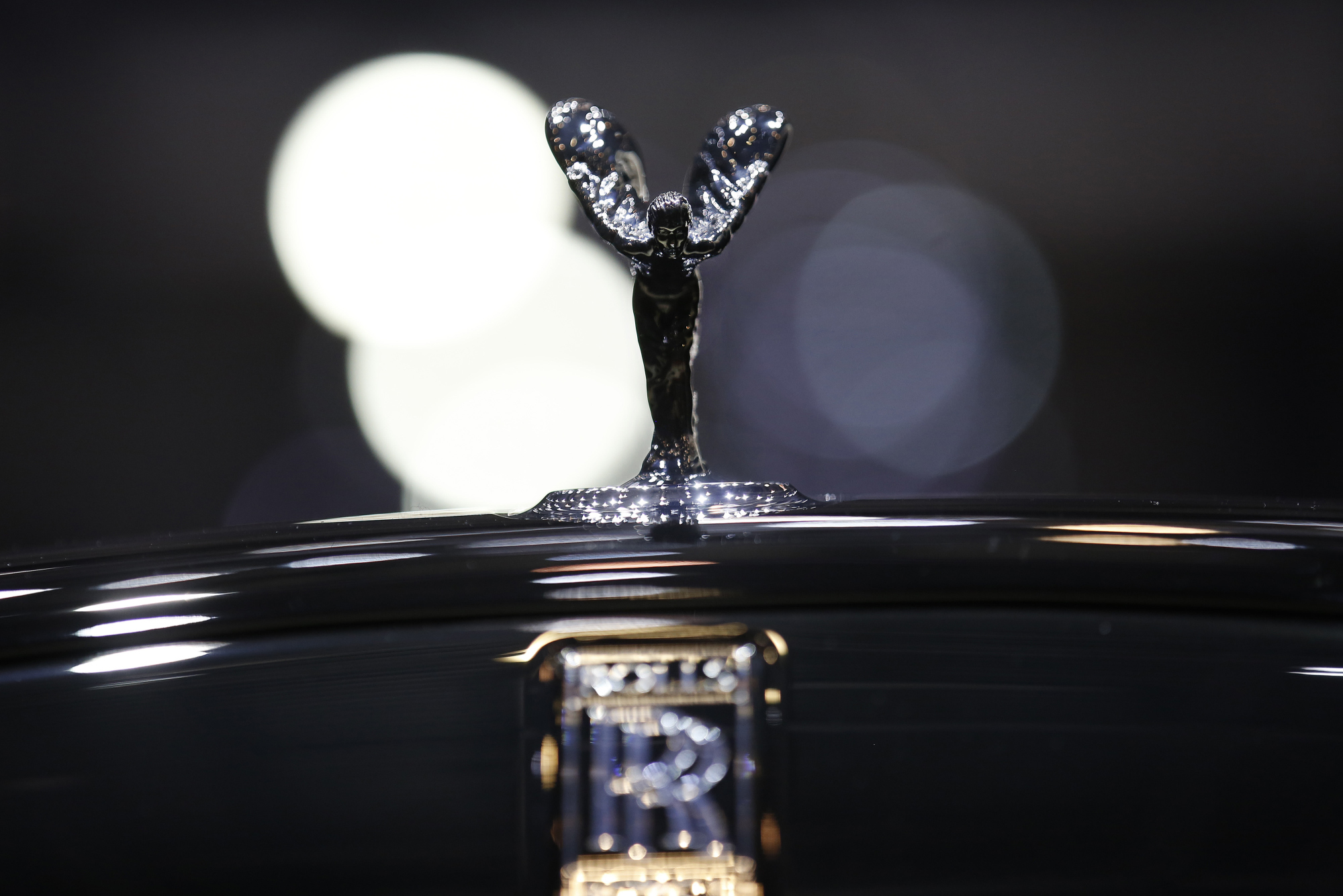 Rolls-Royce Phantom Review: The End of the Era of Opulence - Bloomberg