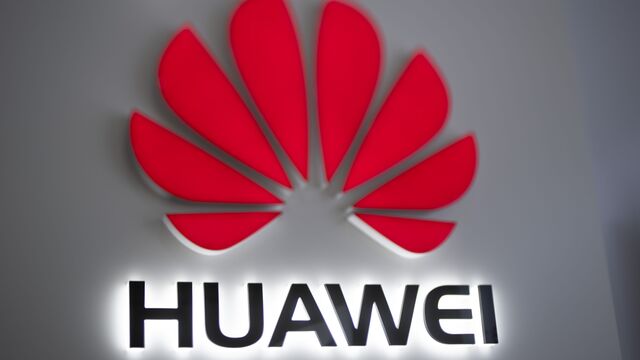 Huawei’s Founder Breaks Silence to Deny U.S. Spying Claims and Praise Trump