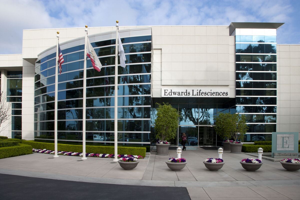 FTC Sues to Block Edwards LifeSciences Medical Device Deal