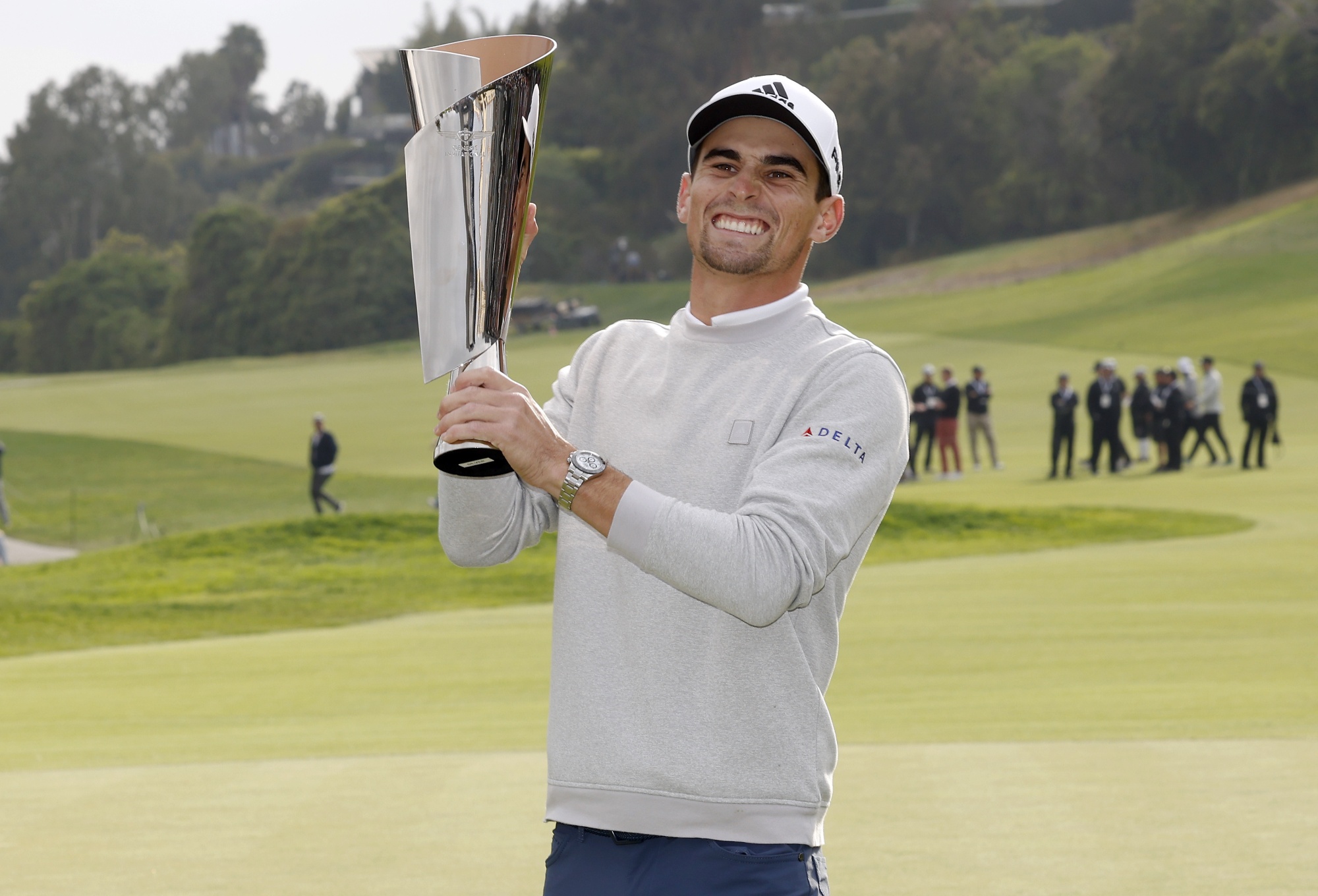 Niemann Keeps His Distance And Closes Out Big Win At Riviera