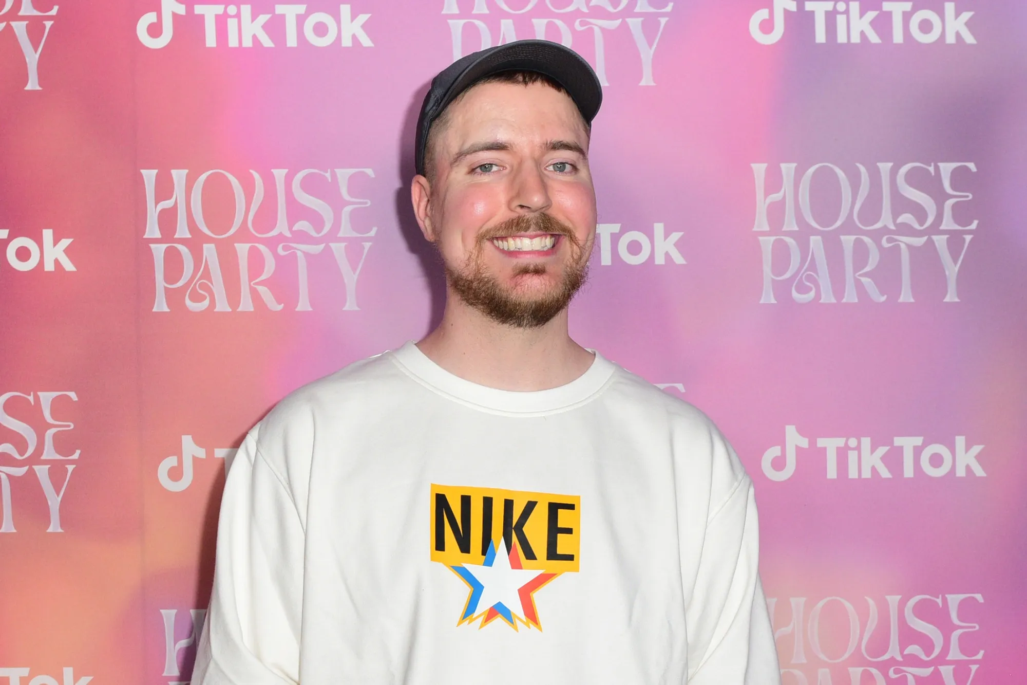 YouTube Star MrBeast Raising Money for Company at a $5 Billion Valuation -  Bloomberg