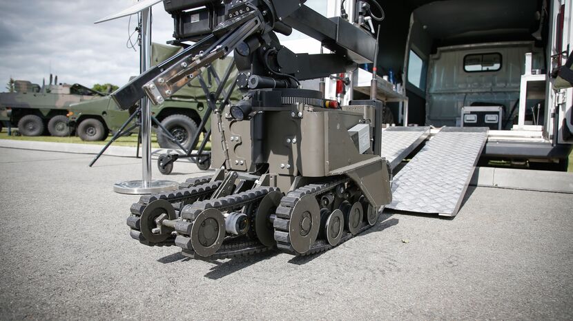 The U.S. Army Is Turning to Robot Soldiers - Bloomberg