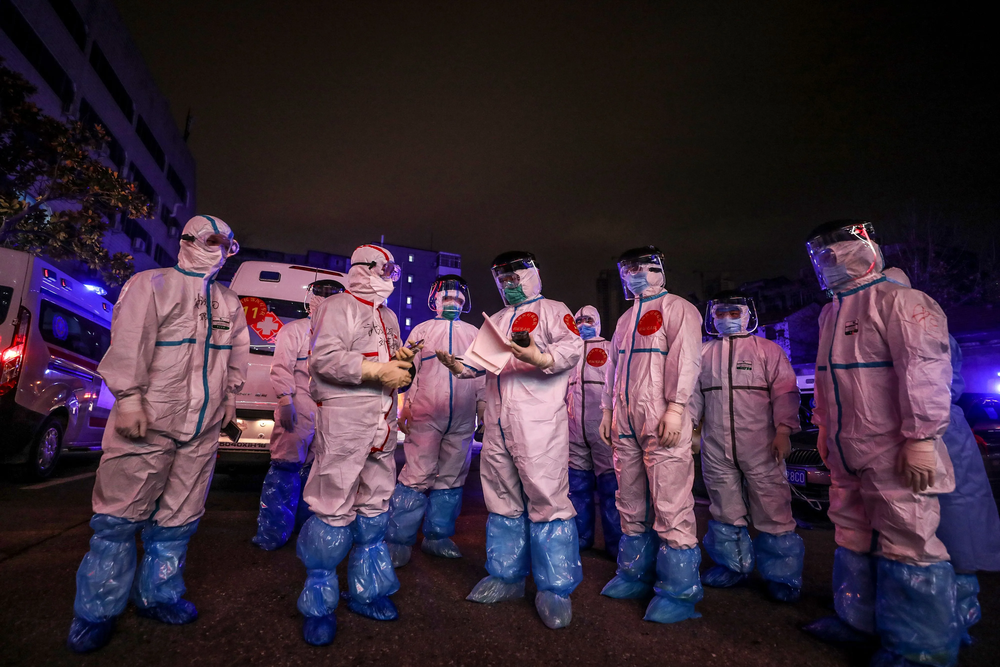 Medical staff prepare to transfer coronavirus patients to Leishenshan Hospital in Wuhan on March 3.