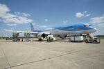 Non-stick wing coatings are tested on the Boeing ecoDemonstrator 757 aircraft.
