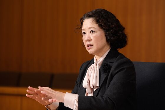 Japan Labor Boss Finds Widespread Resistance to Female Leaders