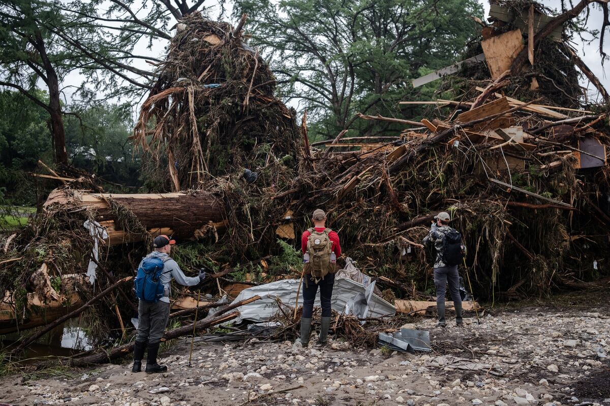 Texas Braces for More Heavy Rain as Flooding Death Toll Climbs - Bloomberg