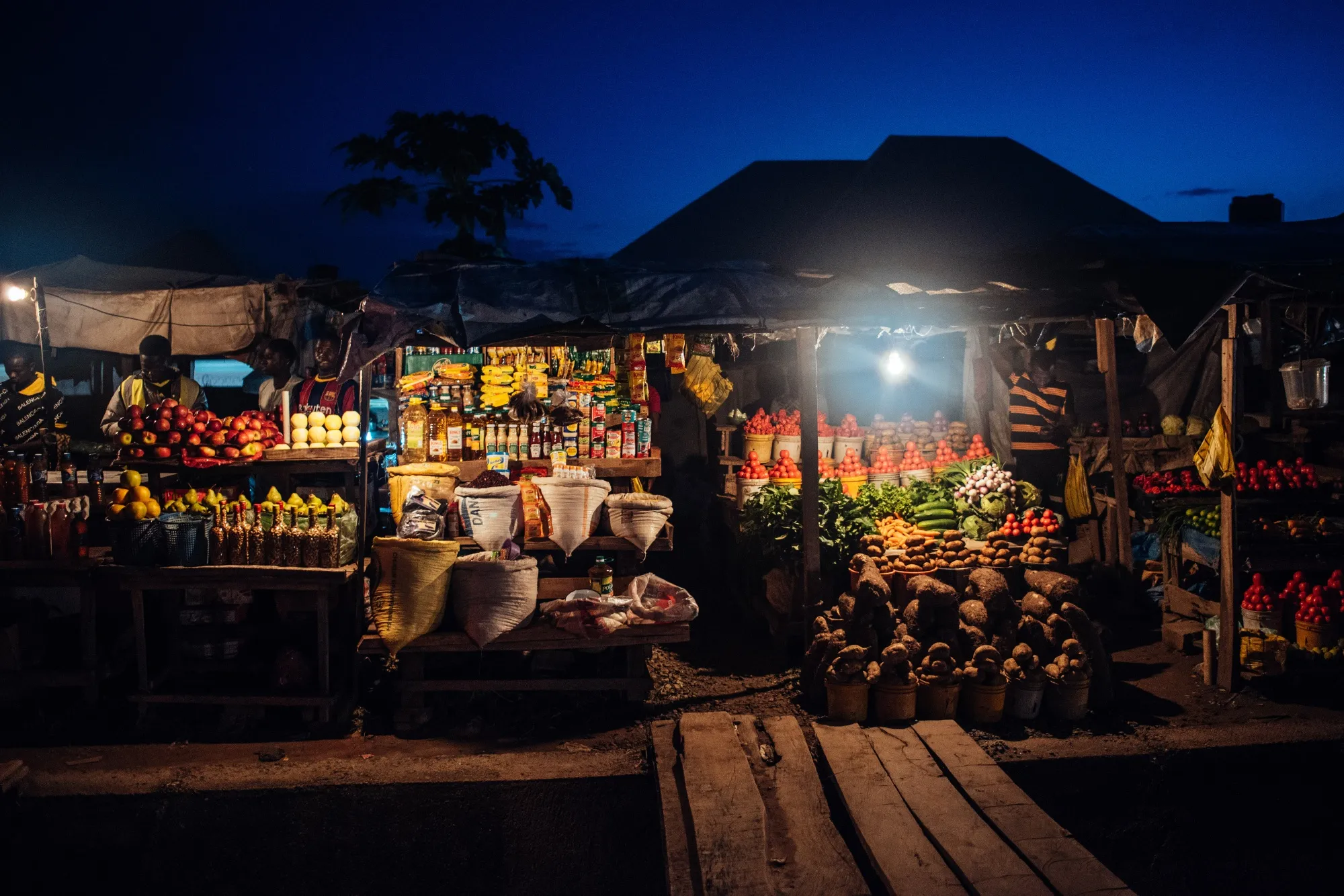 Market as day breaks in the Lugbe district of Abuja.