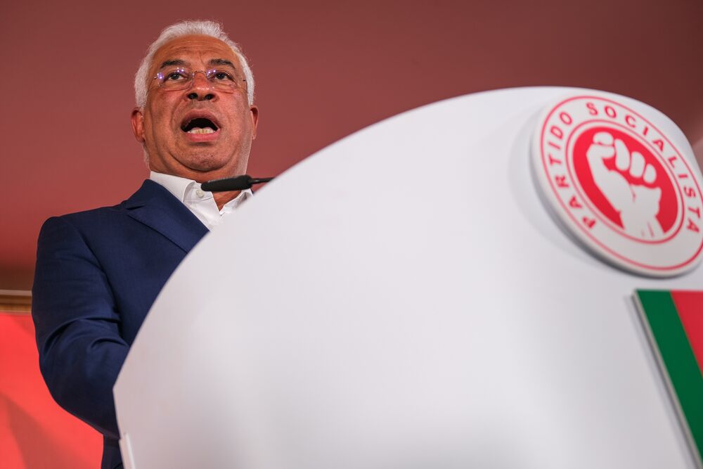 Antonio Costa speaks after results during a general election night rally on Oct. 6.