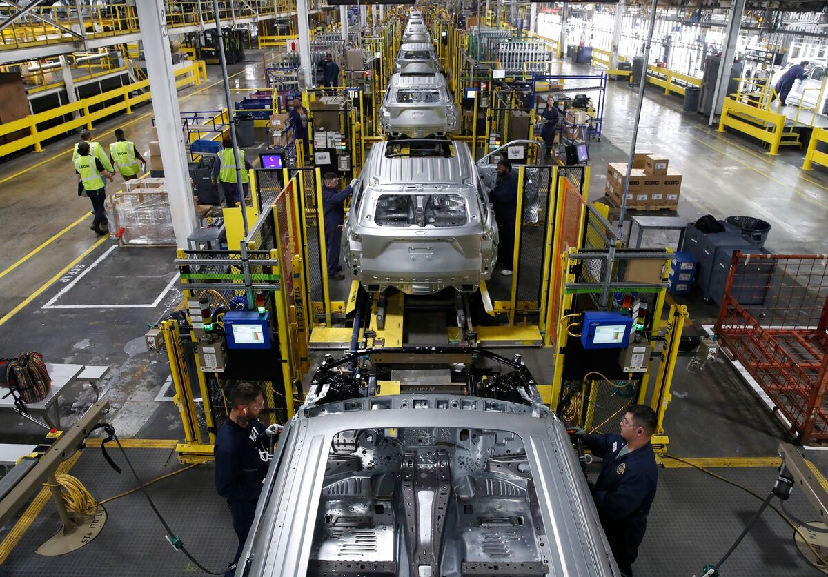 Production at US Manufacturers Rebounds After March Slump
