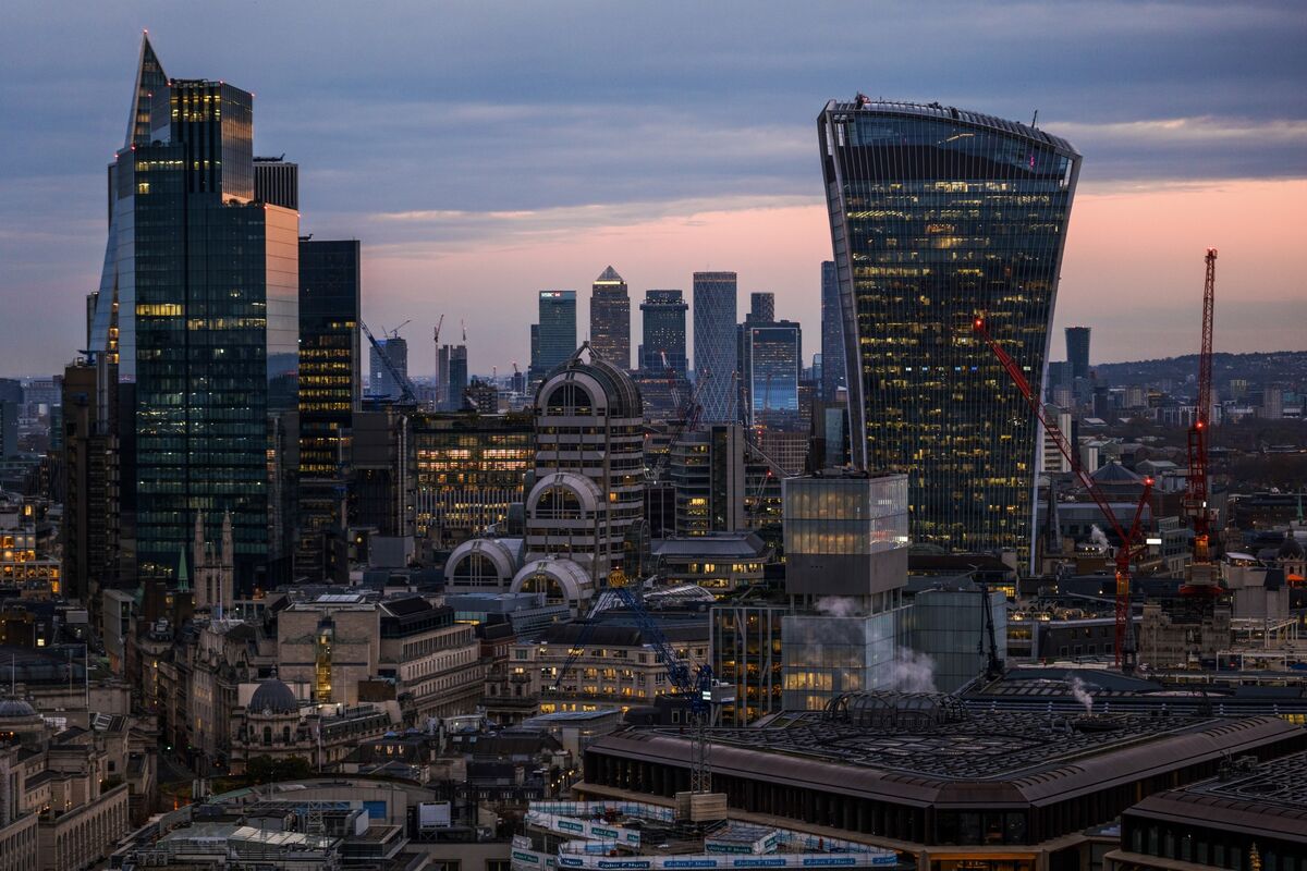 UK Should Have a Substantially Larger Fiscal Margin, Lords Say