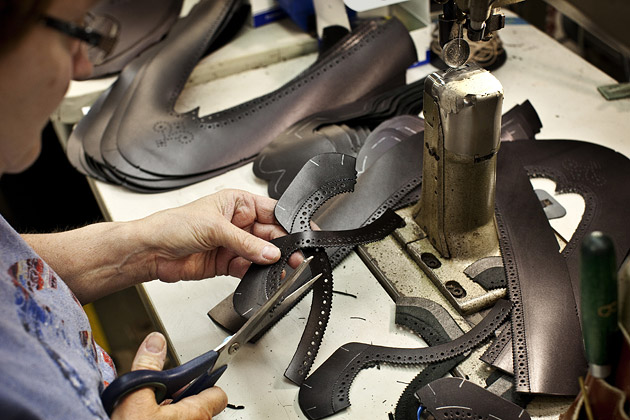 leather shoes manufacturer