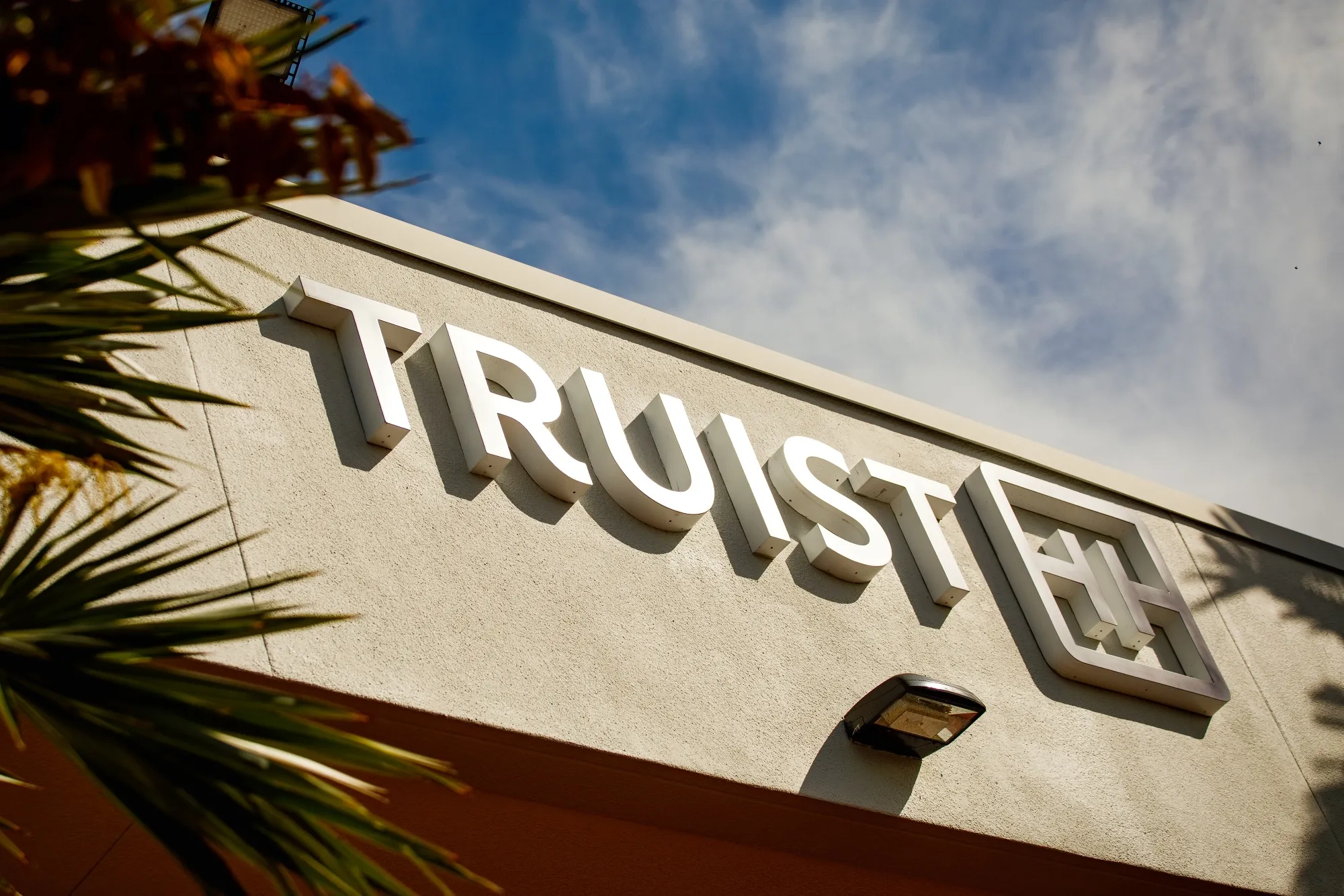Truist Fifth Third Add to Bank Bond Spree With $4 5 Billion Bloomberg Truist Fifth Third Add to Bank Bond Spree With $4 5 Billion Bloomberg