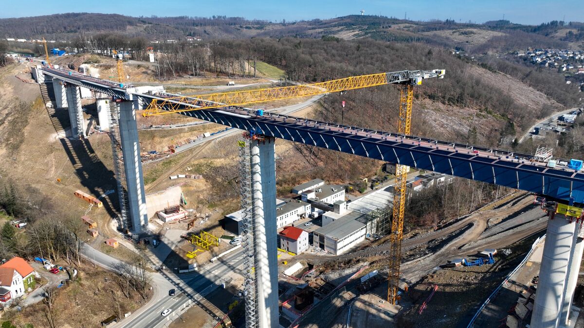 Germany Lifts Debt Sales to Record €512 Billion in Spending Push