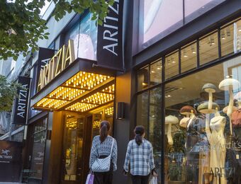 relates to Aritzia’s New Styles Help Sales Beat in Mixed Environment