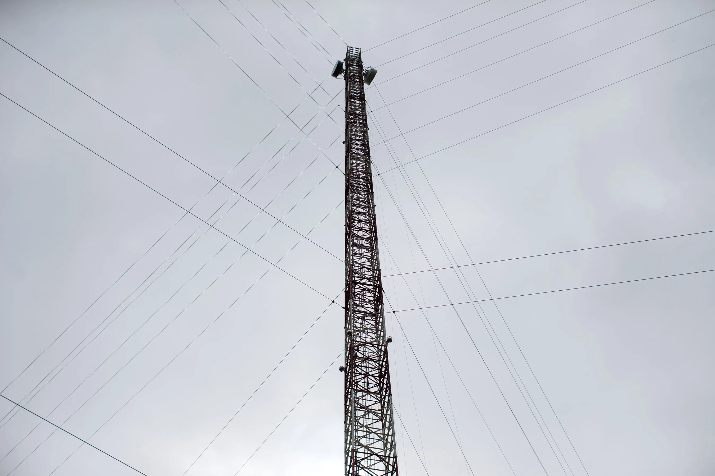 Wall Street Buys NATO Towers in Trader Speed-of-Light Quest - Bloomberg