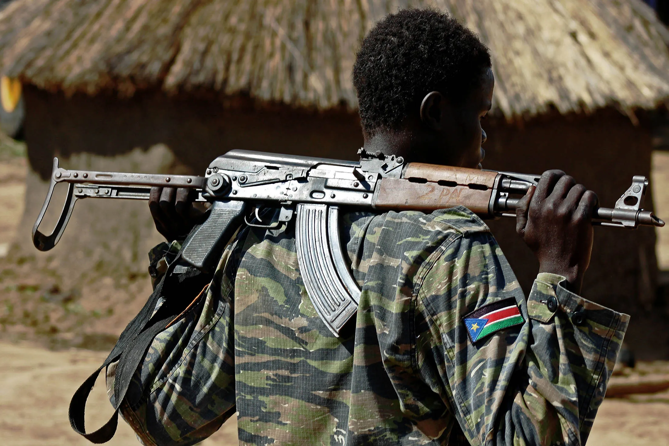 1471250103_sudan soldier
