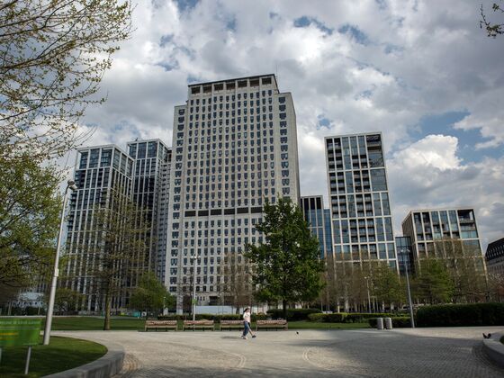 Canary Wharf Group Plans to Slash Up to 100 Construction Jobs