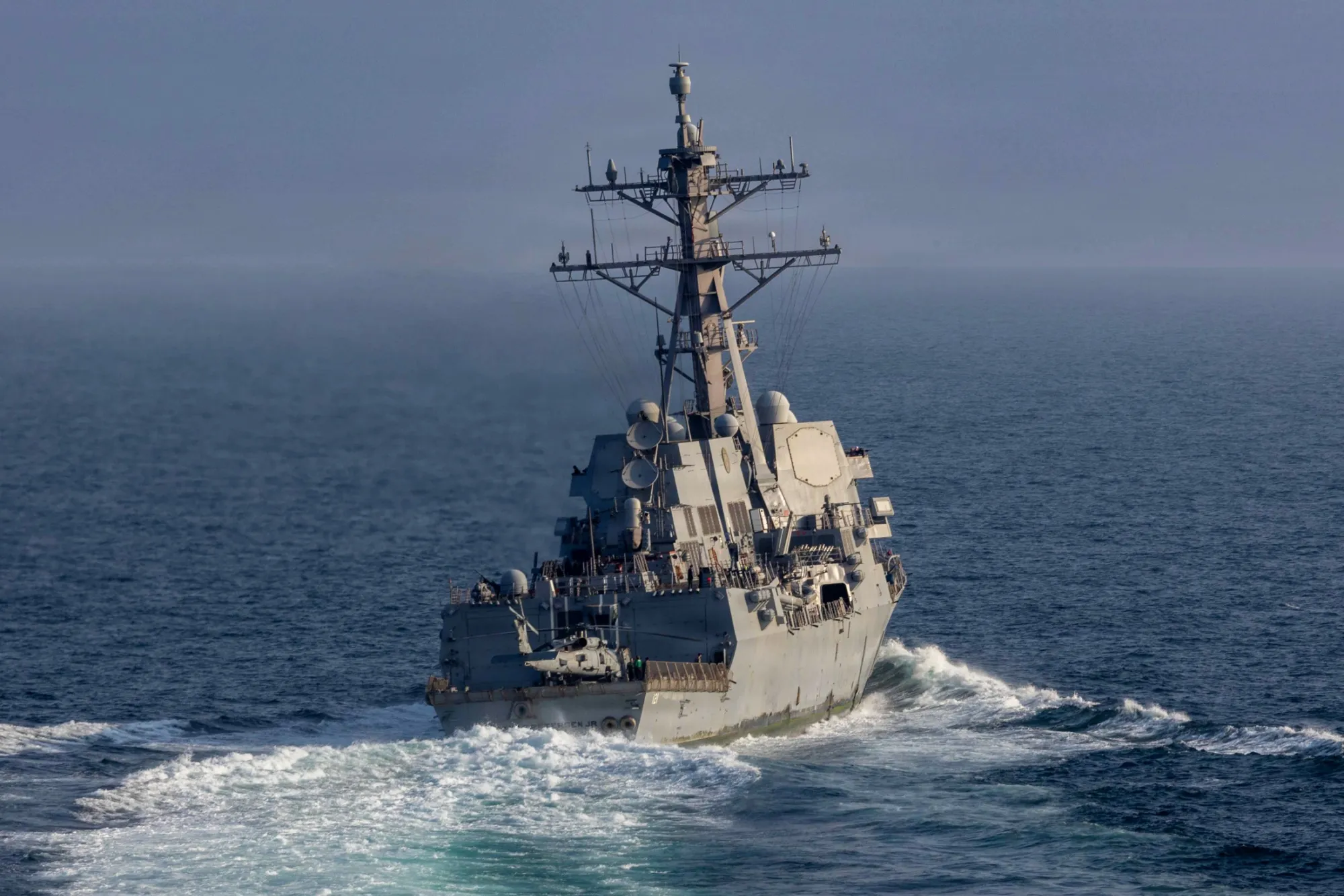 米ミサイル駆逐艦「フランク・E・ピーターセン・ジュニア」