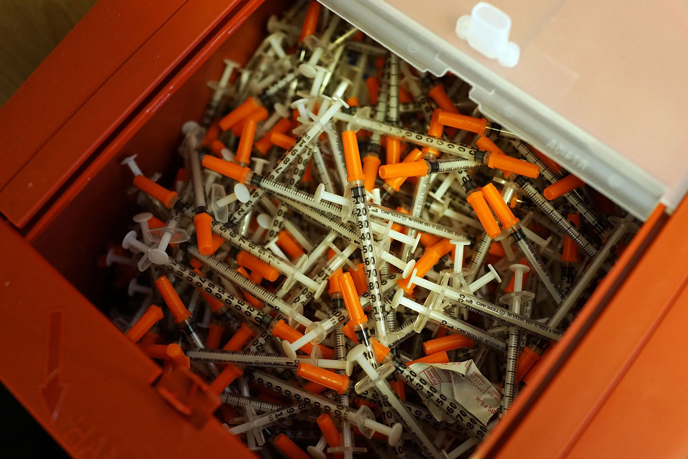 1475615380_pol_heroin42-1