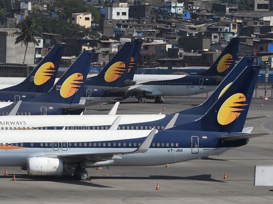 India Top Lender Says Liabilities Biggest Hurdle to Jet Air Sale