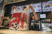 Jollibee Eyes 450 New, Mostly Overseas Stores as It Sees Rebound