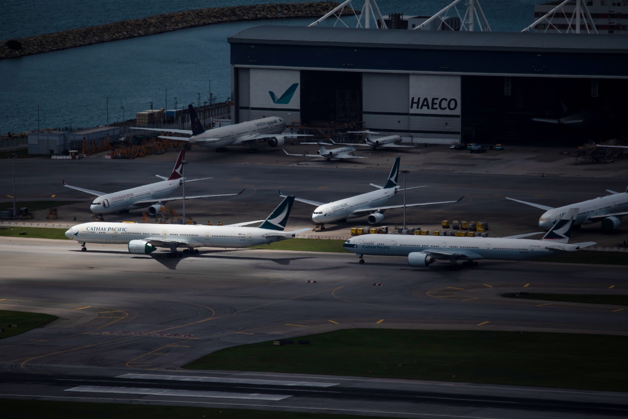 Cathay Pacific Studying New Aircraft Order for Regional Routes - Bloomberg