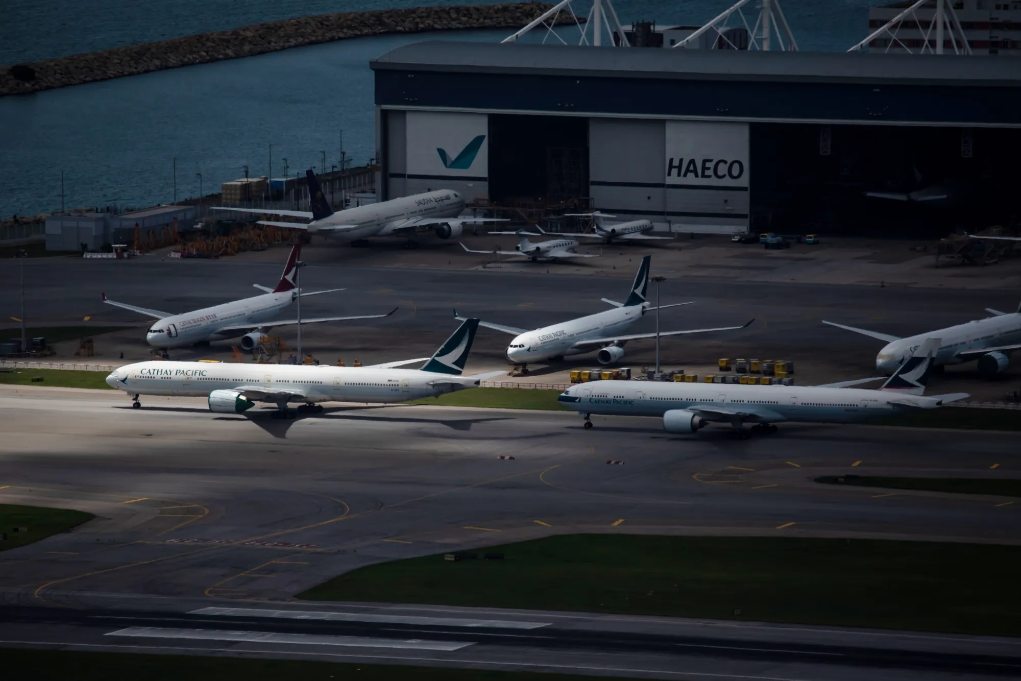 Aircraft operated by Cathay Pacific Airways&nbsp;on the tarmac at Hong Kong International Airport.