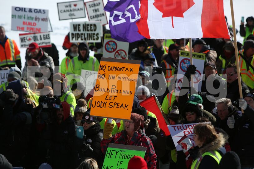 Pro-Pipeline United We Roll Convoy Demonstration
