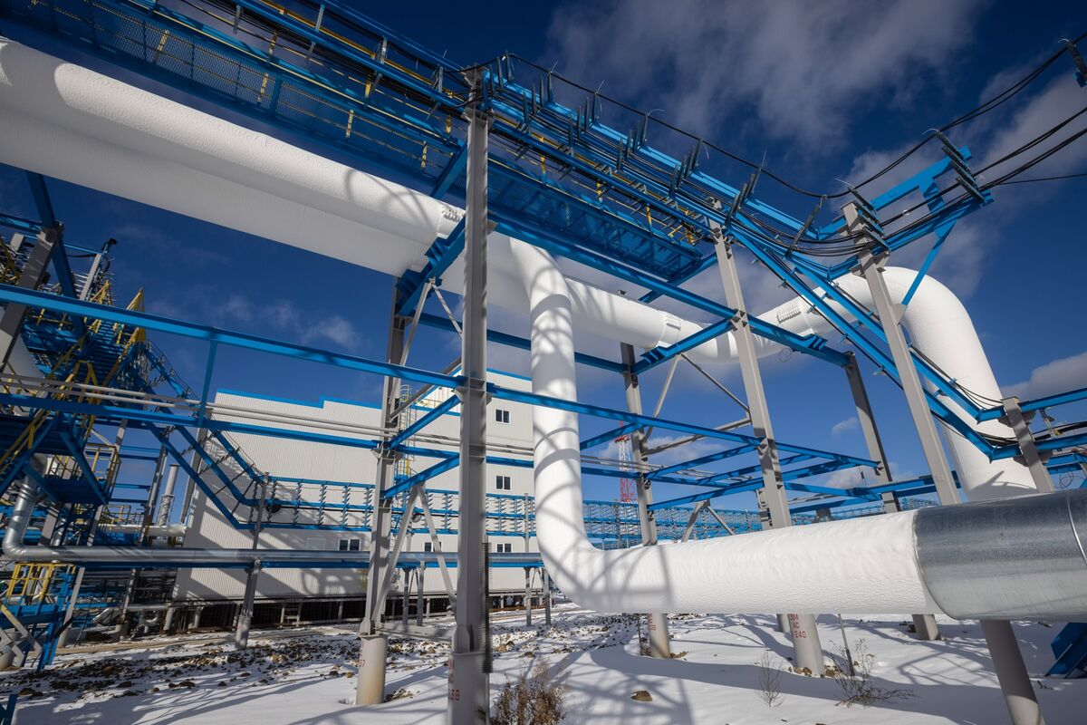 Russia, China Sign Binding Power of Siberia 2 Pipeline Deal