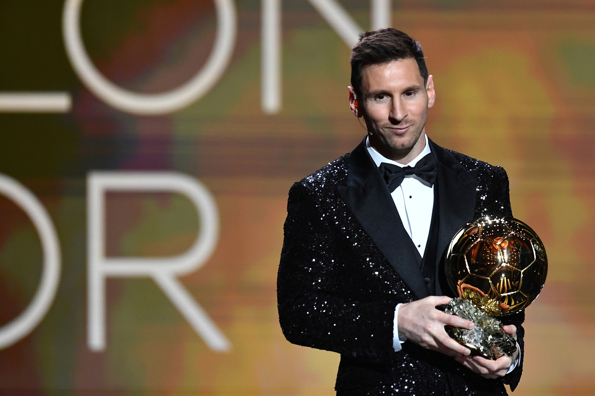 Louis Vuitton dévoile sa malle sur mesure pour le Ballon d'Or (qui sera  Lionel Messi)