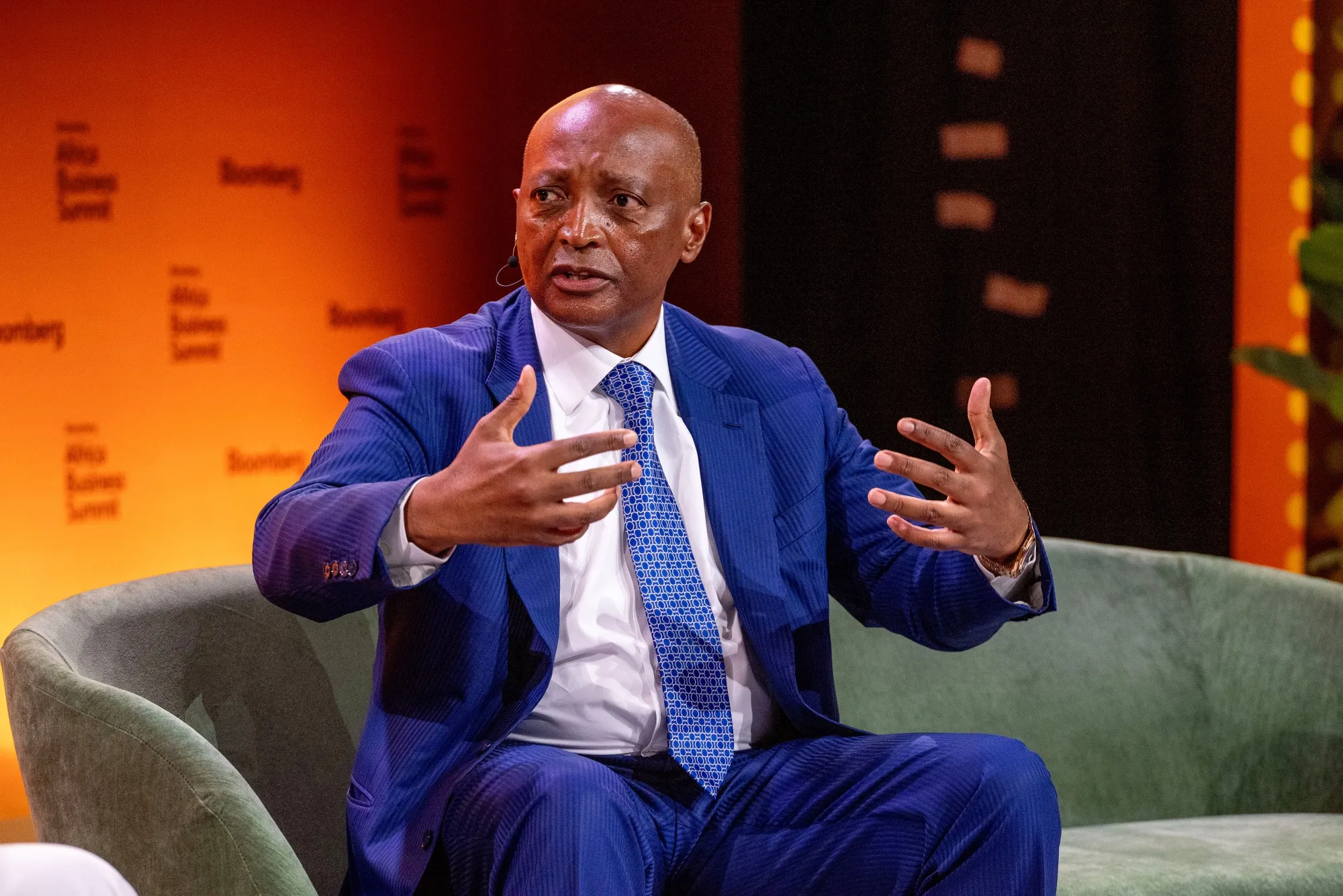 Tycoon Motsepe Says S. Africa Must Curb Crime to Lure Investors - Bloomberg