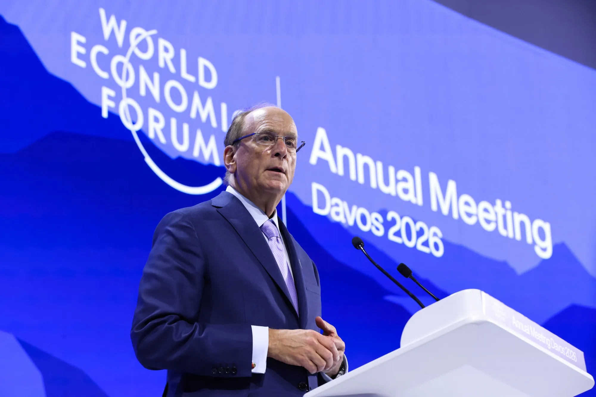 ダボス会議、他の都市での開催を検討－WEF暫定共同議長のフィンク氏
