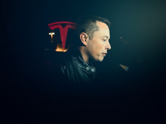 Musk’s Crazy Week: Cheap Teslas, Snarky Tweets, Historic Launch