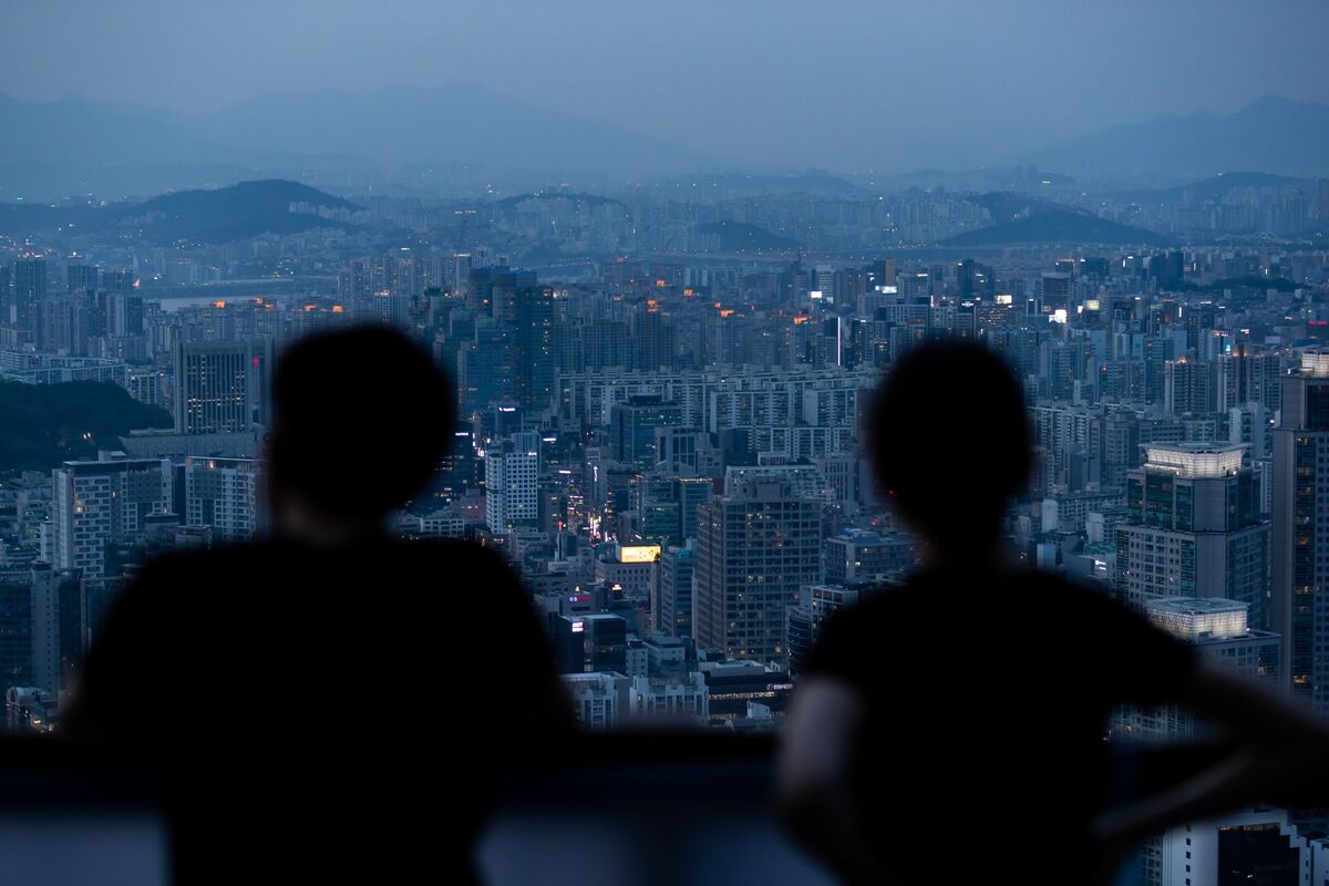 featured image thumbnail for post IMF Cuts South Koreas Growth Outlook as Trade Headwinds Grow