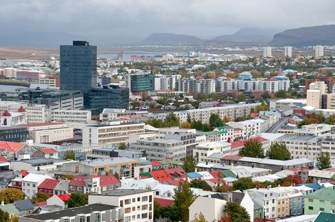 Chinese Billionaire Won’t Give Up on Iceland Plan After Snub