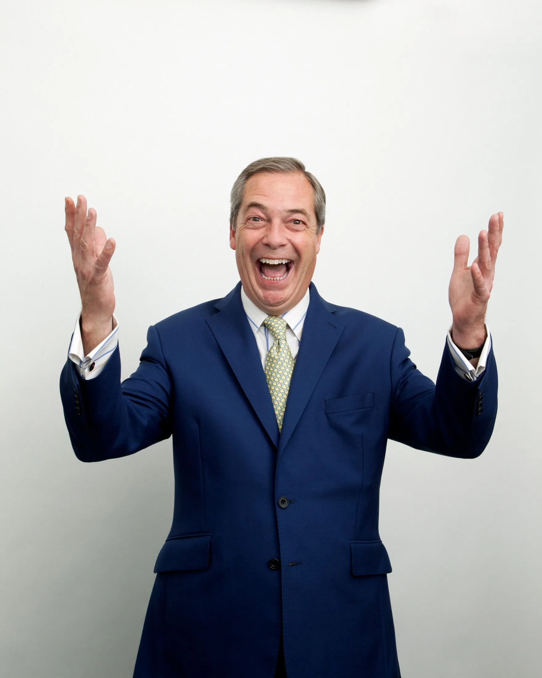 1481145369_feat_farage51-1