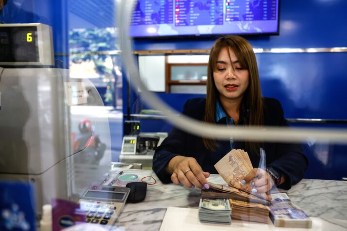 Thai Currency As PM Vows Prudent Policy to Ward Off Ratings Downgrade