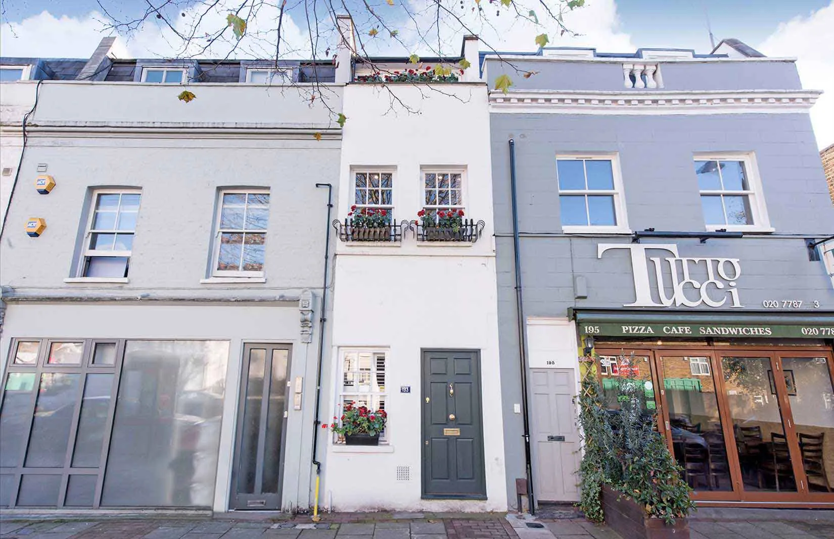 1518021931_london-skinny-house-lede