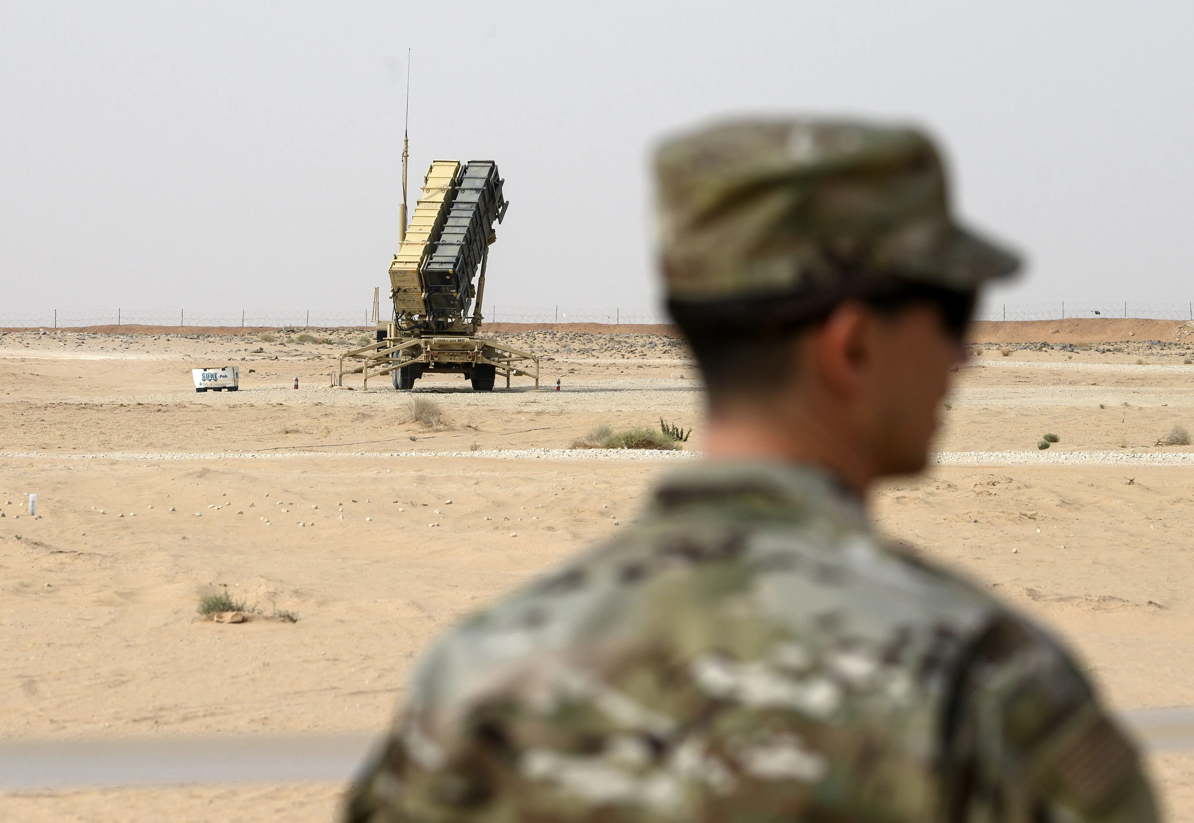 A member of the US Airforce&nbsp;near a Patriot missile battery at the Prince Sultan air base in Al-Kharj, in central Saudi Arabia, in Feb.&nbsp;2020.&nbsp;