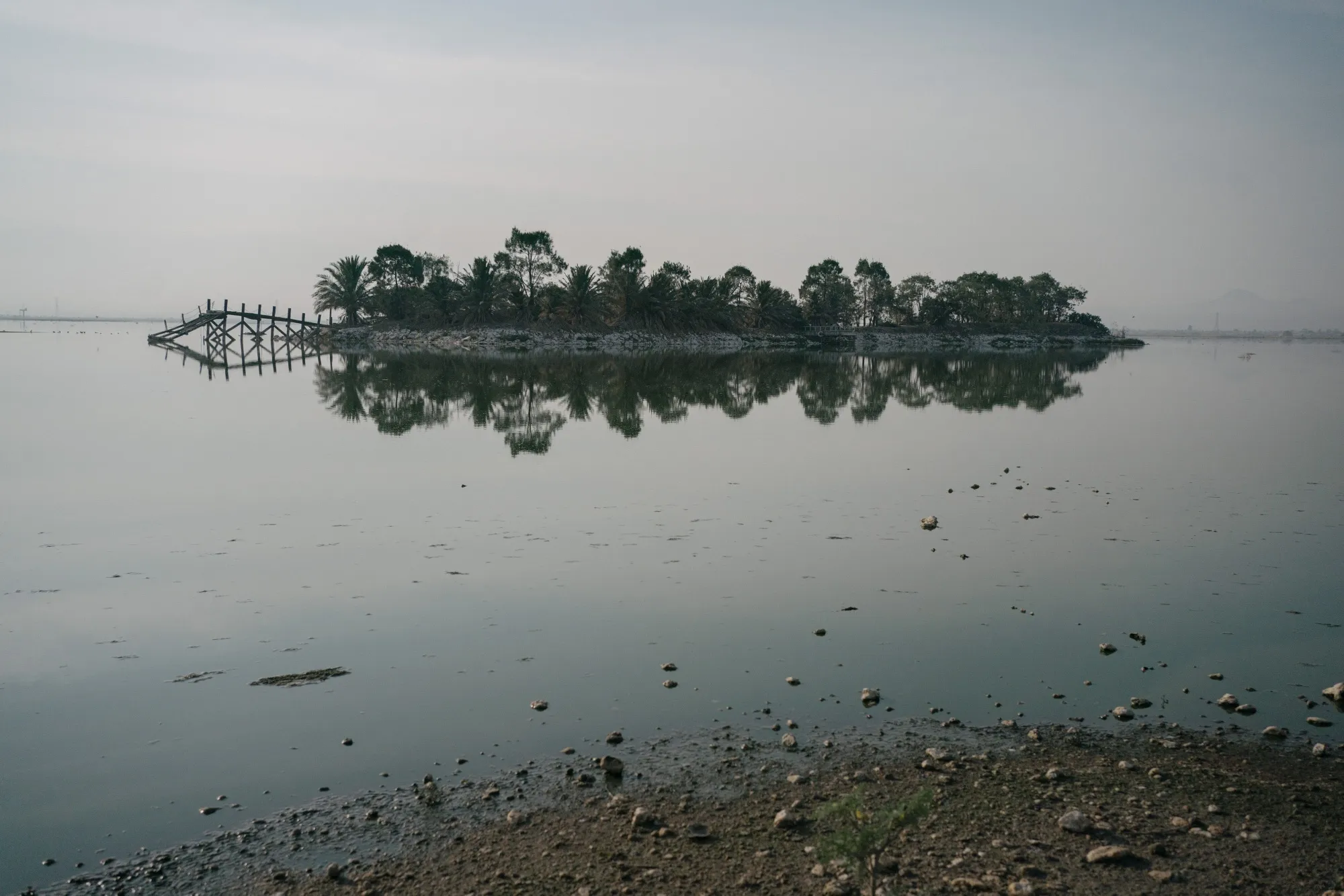 El lago Nabor Carrillo parece natural, pero es un cuerpo de agua artificial construido en los años setenta. 