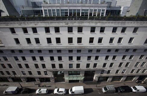 Glencore Says 2012 Profit Drops 25% Amid Waning Commodity Demand
