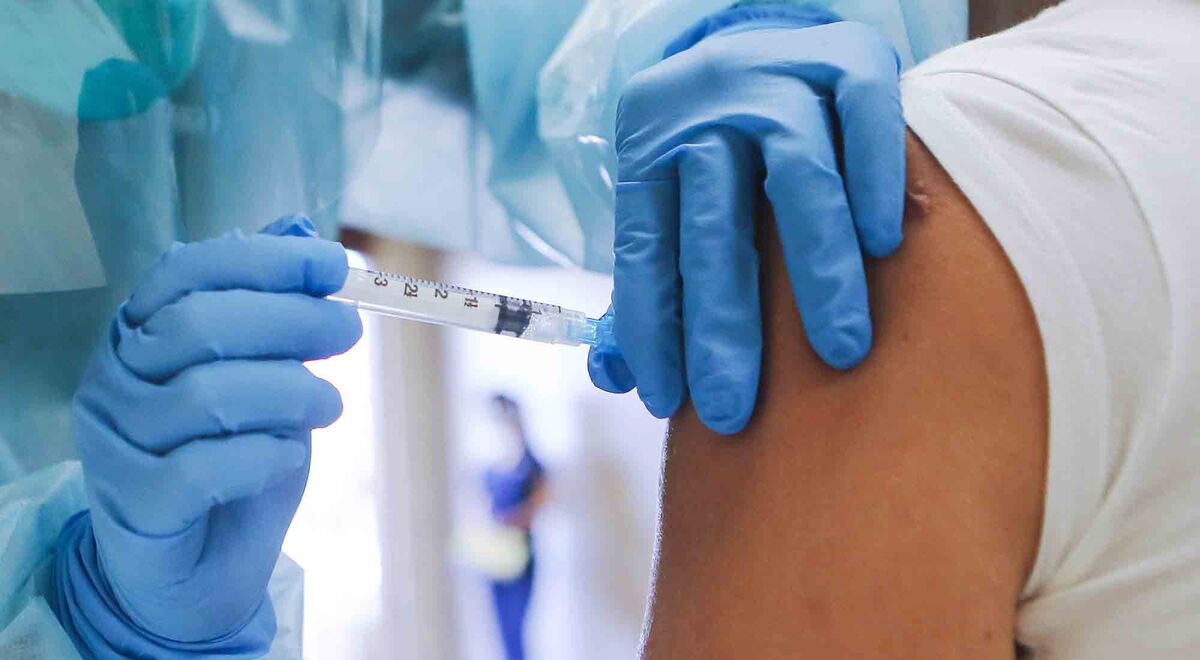 Row Over England Flu Shots Prompts Fear of Covid Vaccine ‘Chaos’