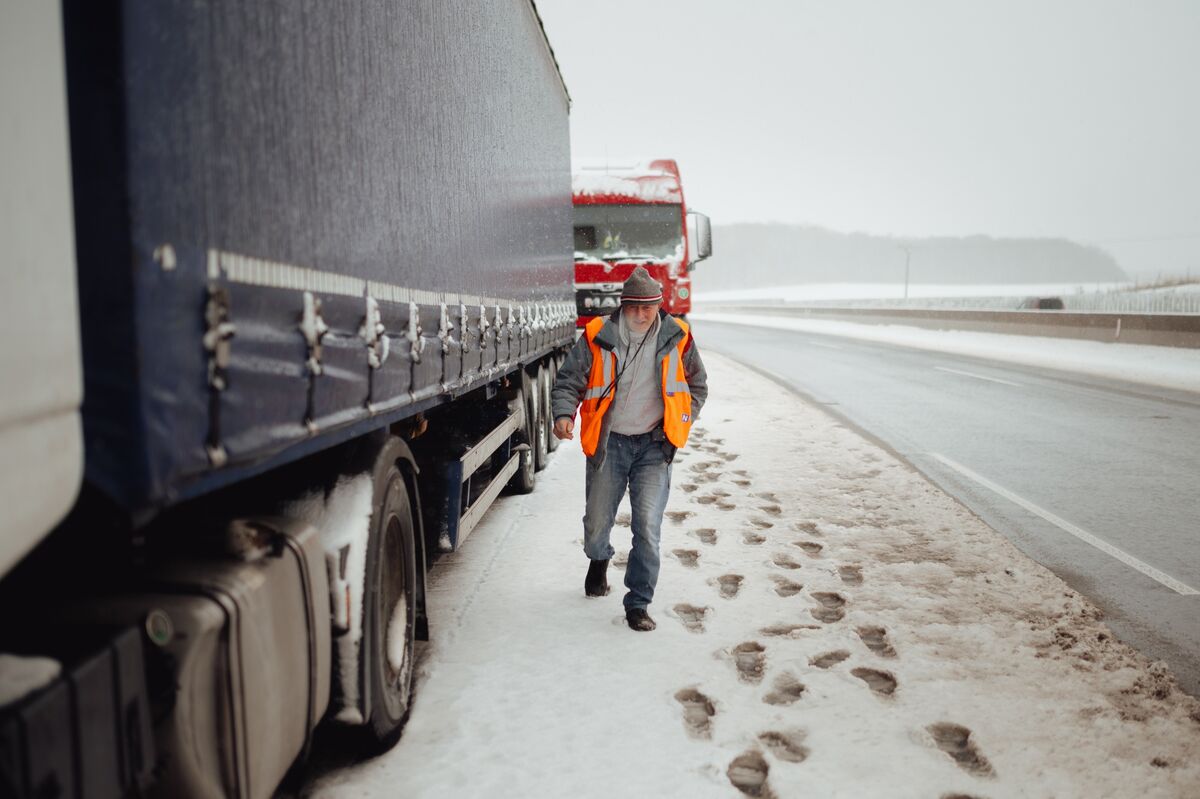 Ukraine Border Blockade: Slovak Truckers Join Polish Drivers - Bloomberg