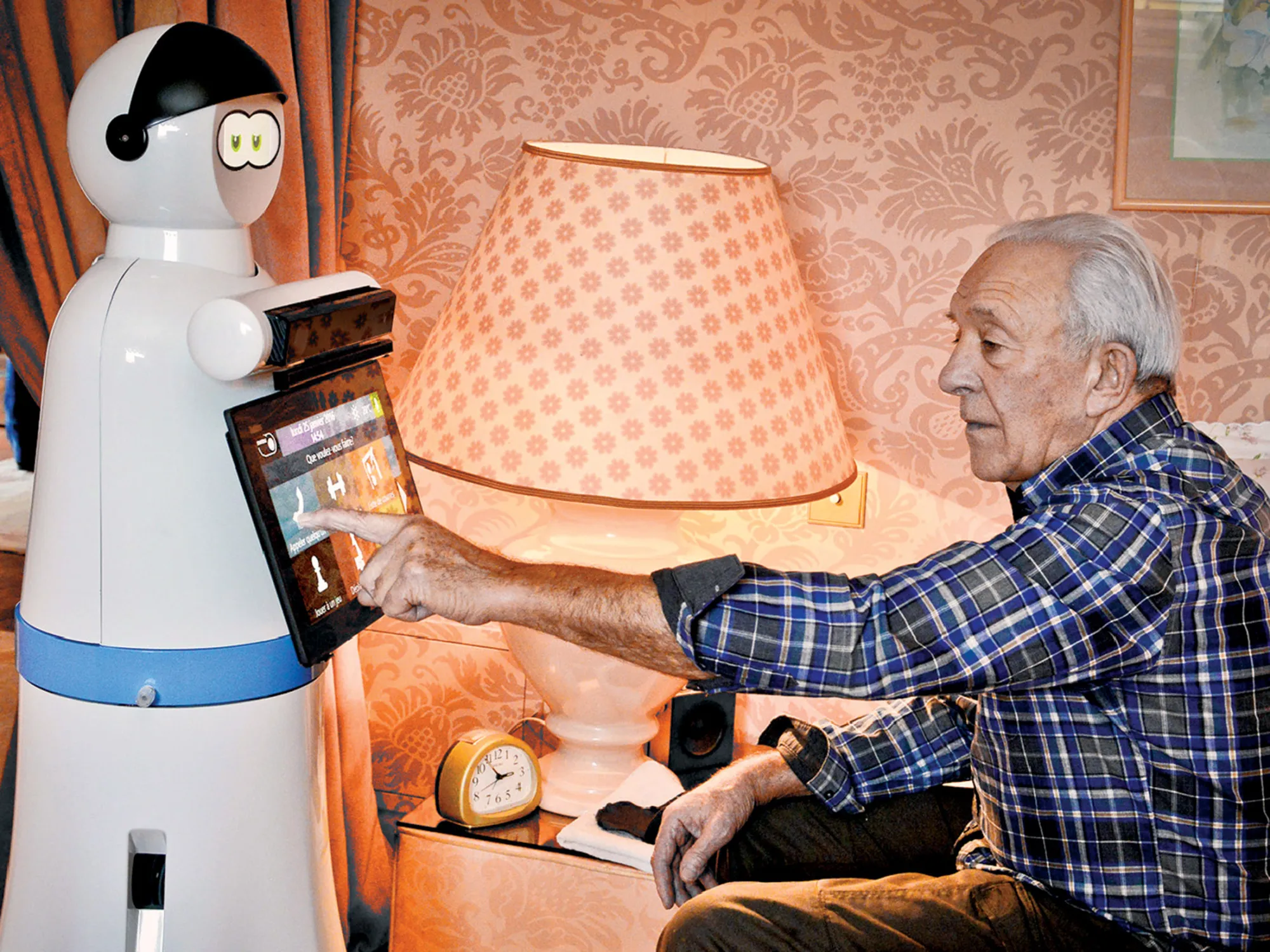 By 2020, Robosoft plans to produce annually 10,000 Kompaï robots, designed to assist seniors at home.

