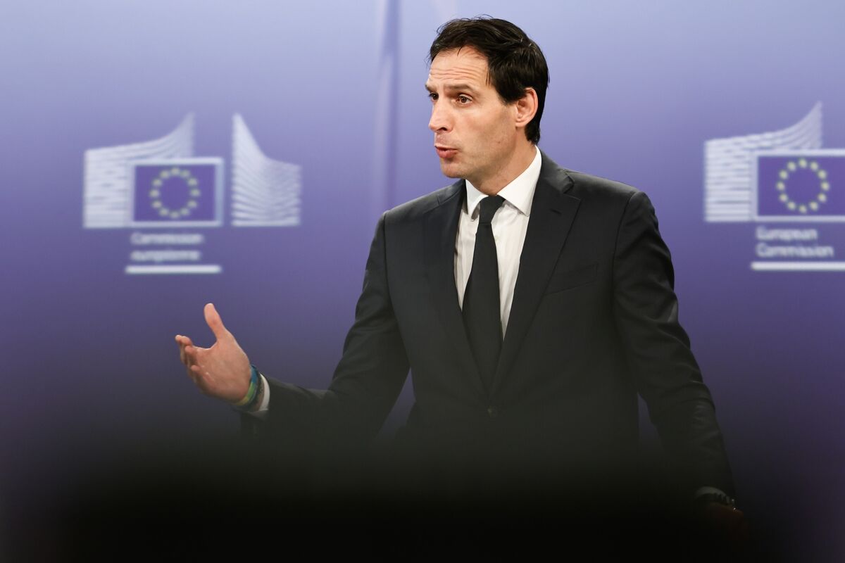 bloomberg.com - John Ainger - EU to Make Carbon Market 'Fit for Future,' Climate Chief Says