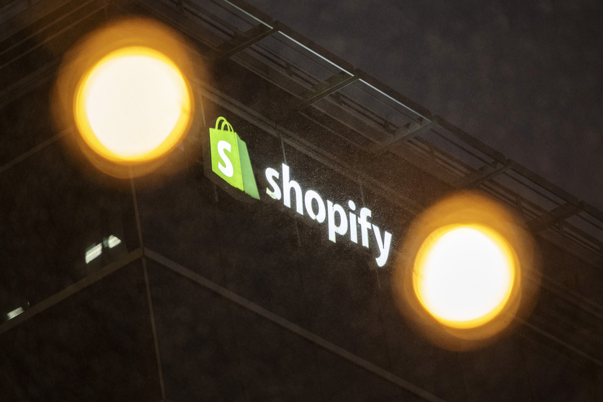 Shopify Sees 'Paradigm Shift' As Black Friday Approaches