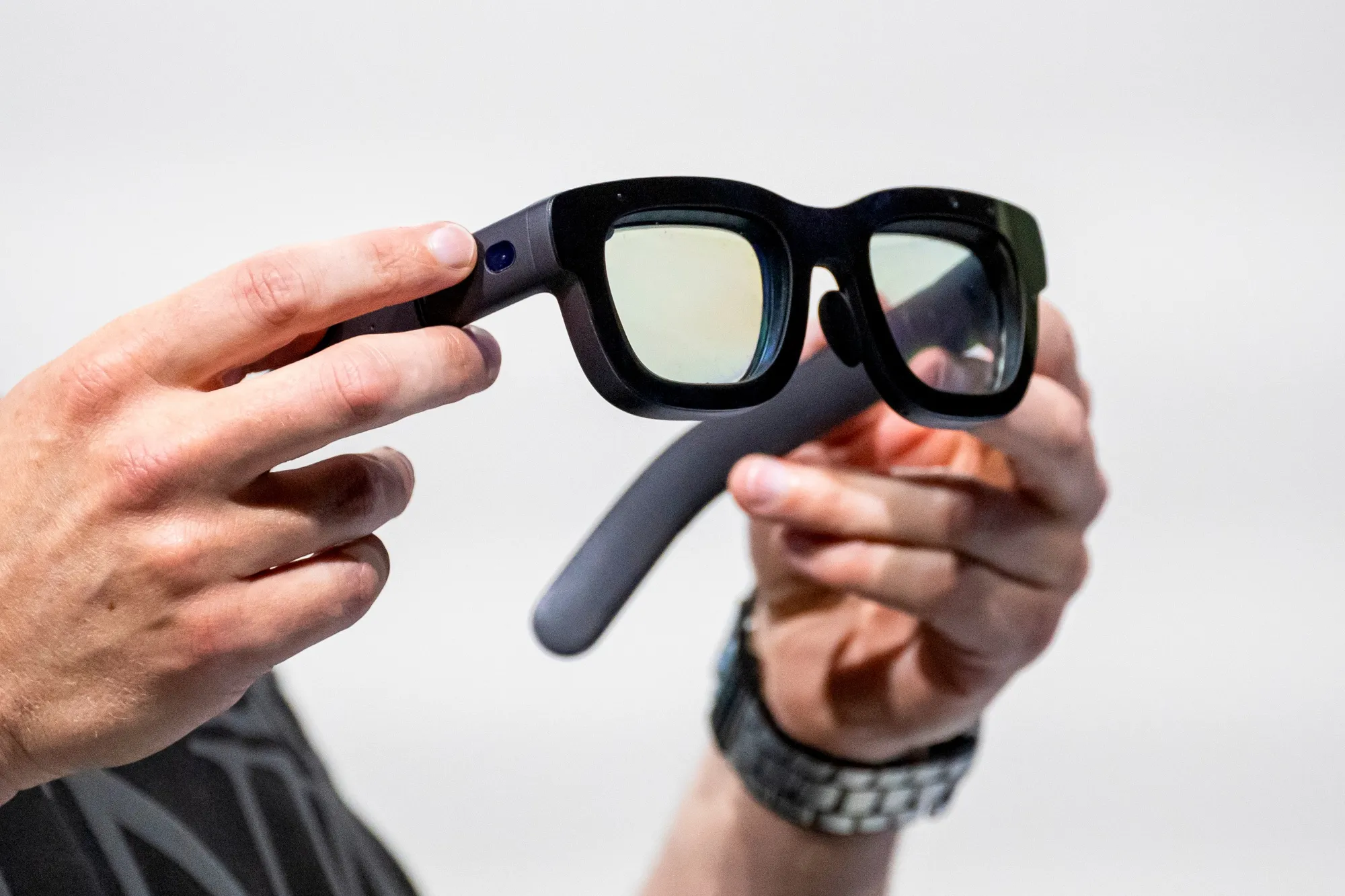 Meta Steps Up Pressure on Apple Vision With Orion AR Glasses and