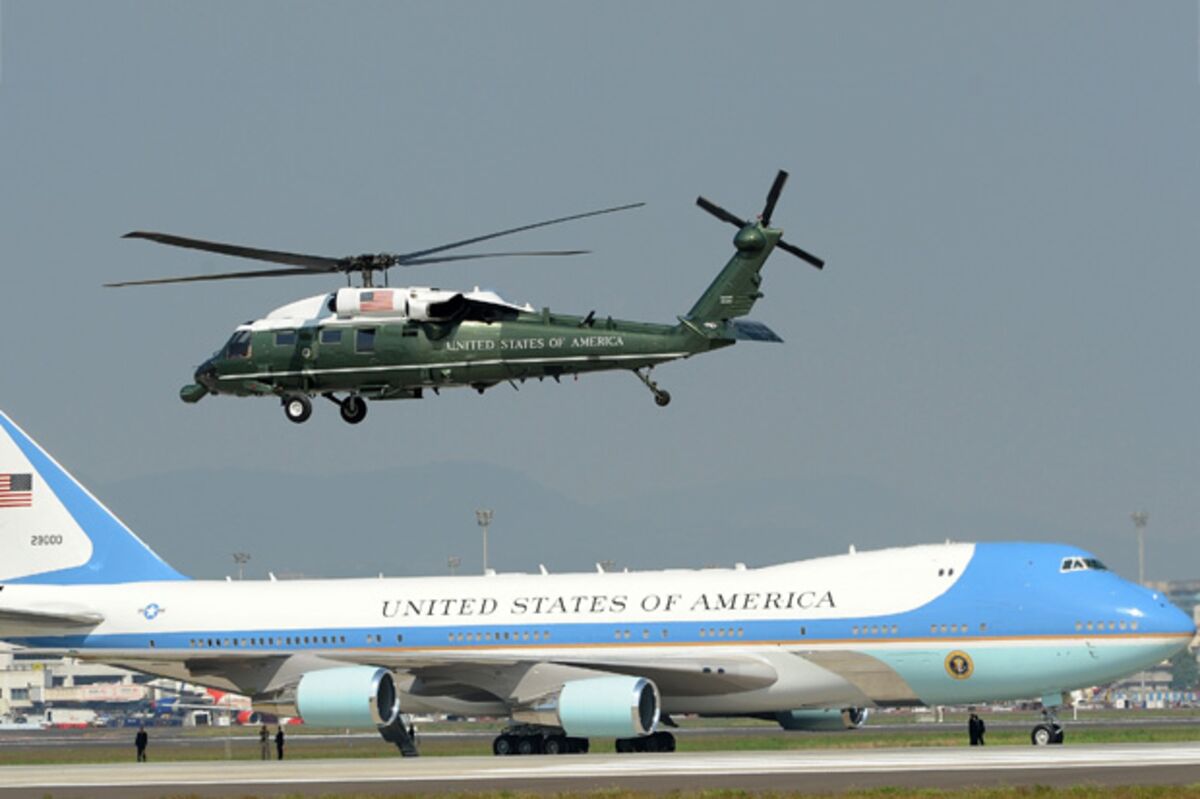 Overtreden Geruststellen Port The Pros and Cons: Air Force One v. Air Force Two - Bloomberg